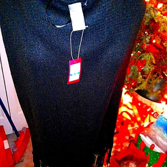 NWT Vince Camuto soft knitted topper #wrap / #shawl with hood and pockets - Picture 10 of 16